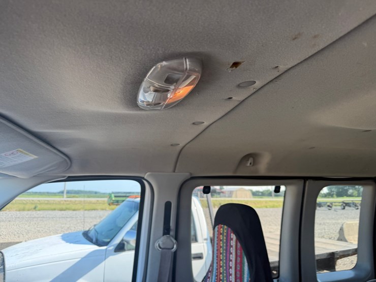 2013-ford-e350-image-84