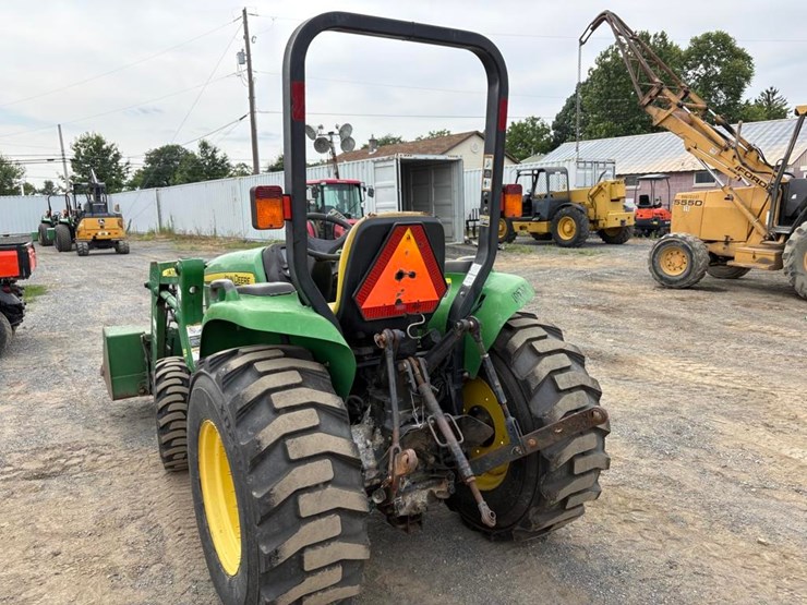 john-deere-3038e-image-7