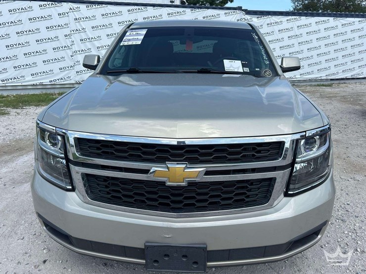 2015-chevrolet-tahoe-image-25