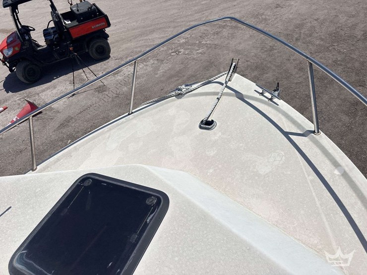 2001-26ft-parker-2520-boat-w/liftmoore-206-2,000lbs-crane-w/-27ft-continental-t/a-boat-trailer-image-24