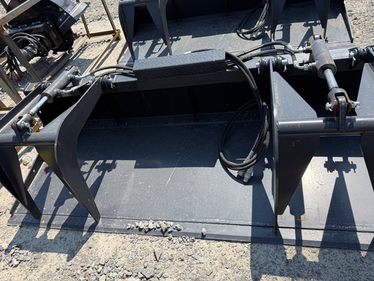 #2067-•-unused-jct-84"-skid-steer-grapple-bucket-inv#49887-image-7