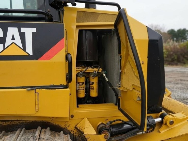 2017-caterpillar-953d-image-12