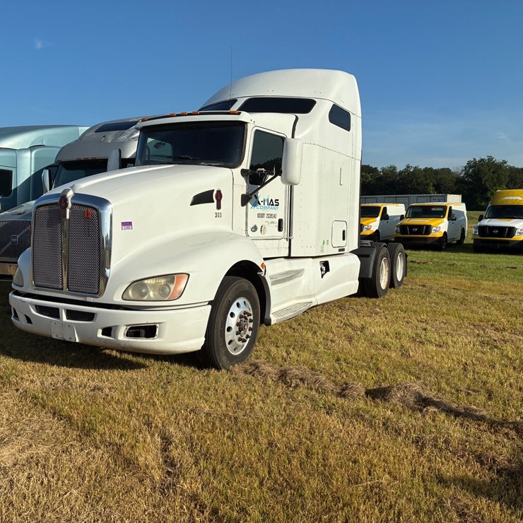 #2426 • 2012 Kenworth