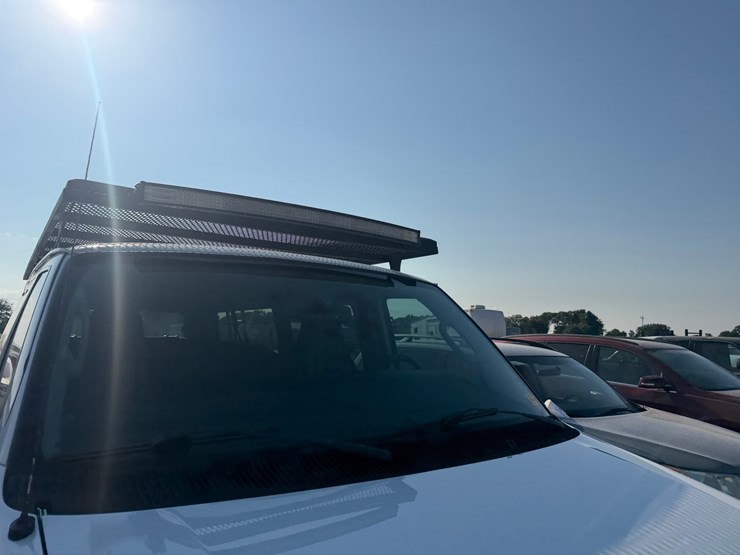2013-ford-e350-image-40