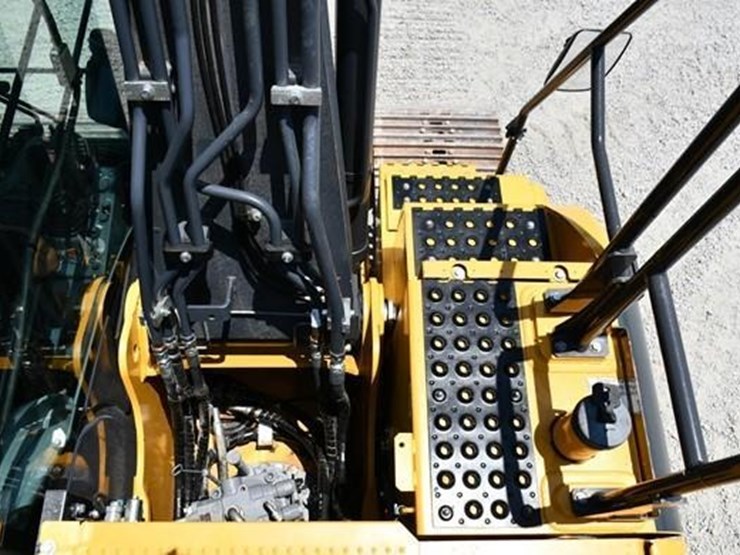 2019-deere-160g-lc-image-45