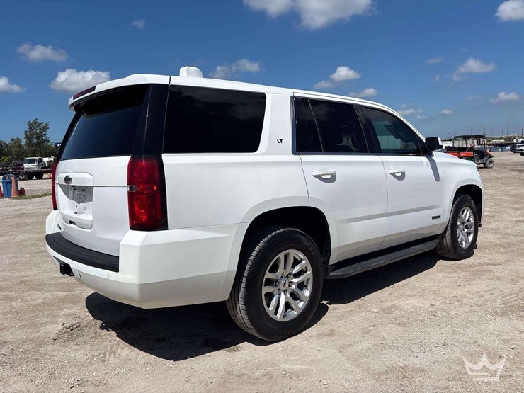 2019-chevrolet-tahoe-image-3