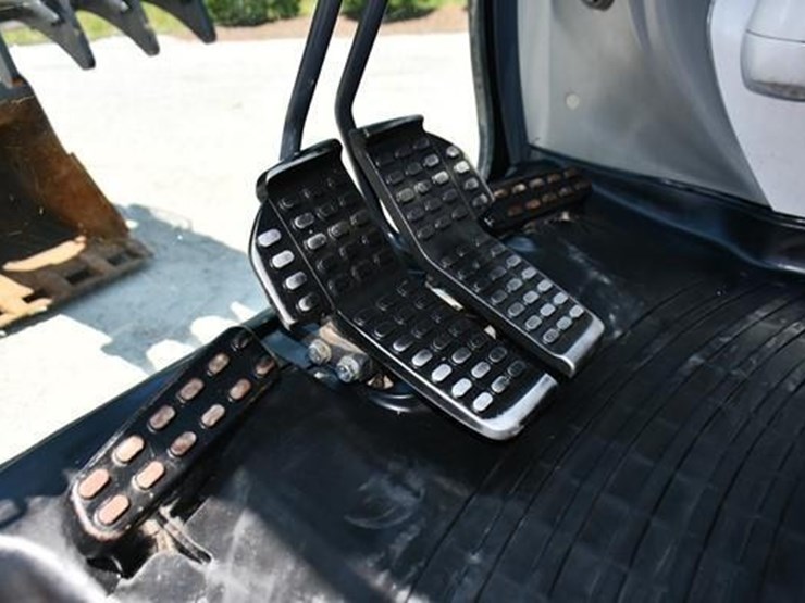 2019-deere-160g-lc-image-21