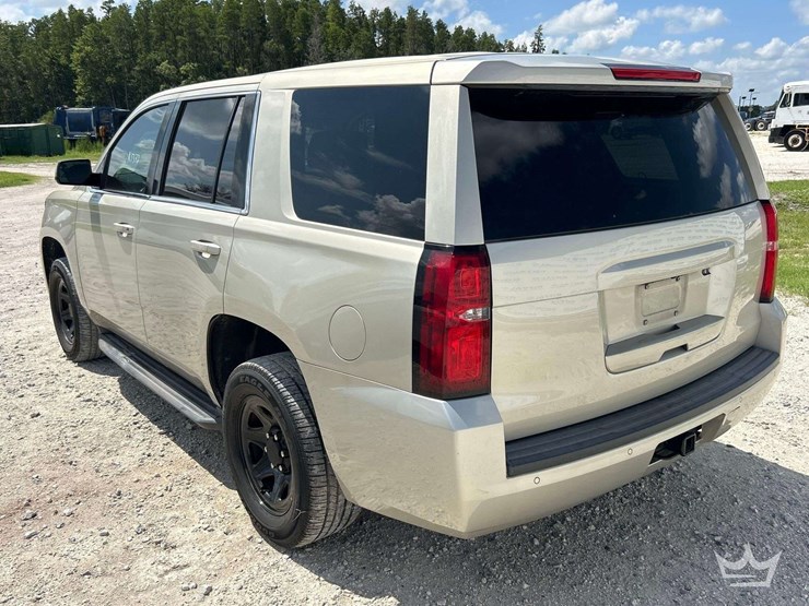 2015-chevrolet-tahoe-image-4