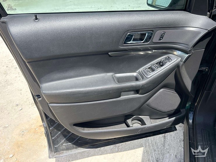 2013-ford-explorer-image-11