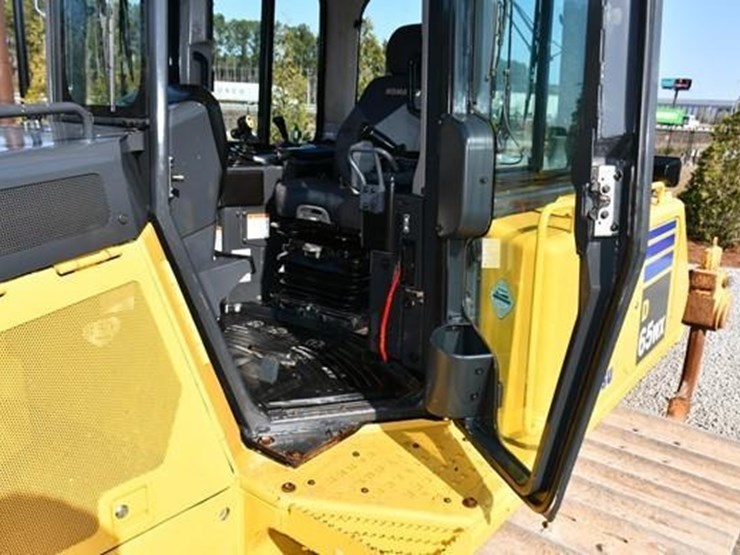 2019-komatsu-d65wx-18-image-18
