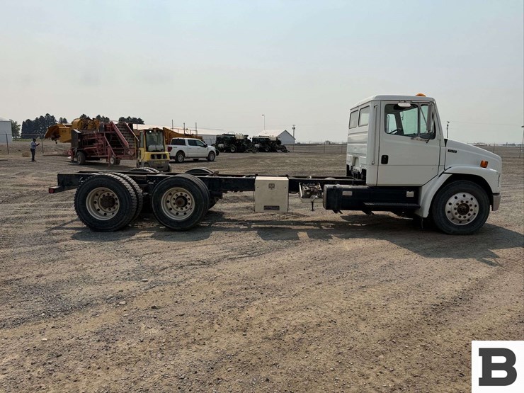 1992-freightliner-fl70-image-7