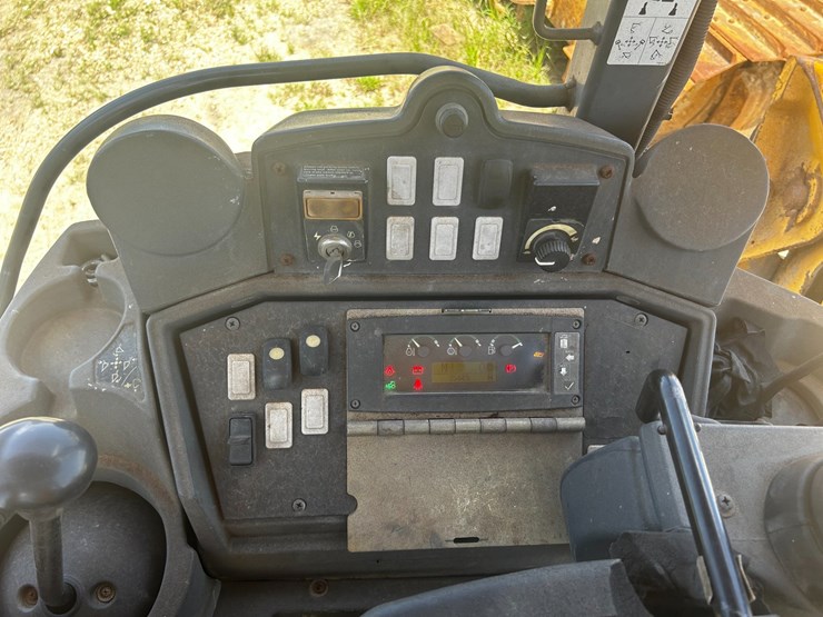 #39312-•-john-deere-310sj-backhoe-image-17