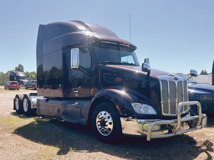 2019-peterbilt-579-image-2