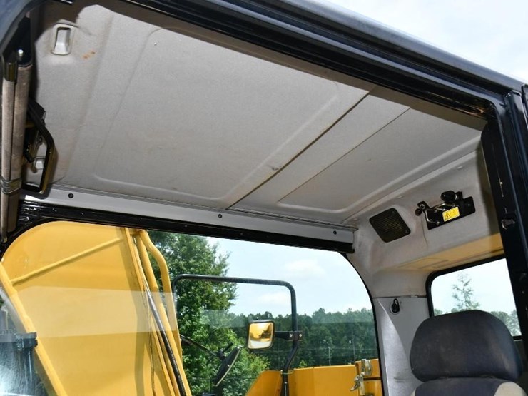 2017-caterpillar-313fl-image-14