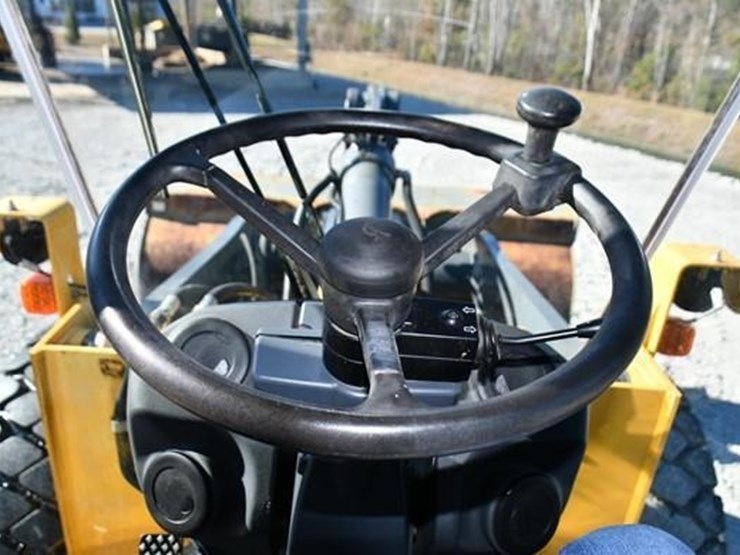 2017-deere-644k-image-29