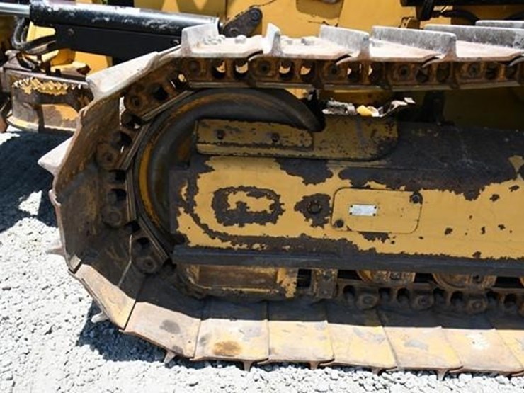 2016-caterpillar-d5k2-lgp-image-12