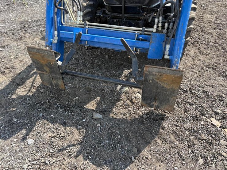 new-holland-110tl-image-5