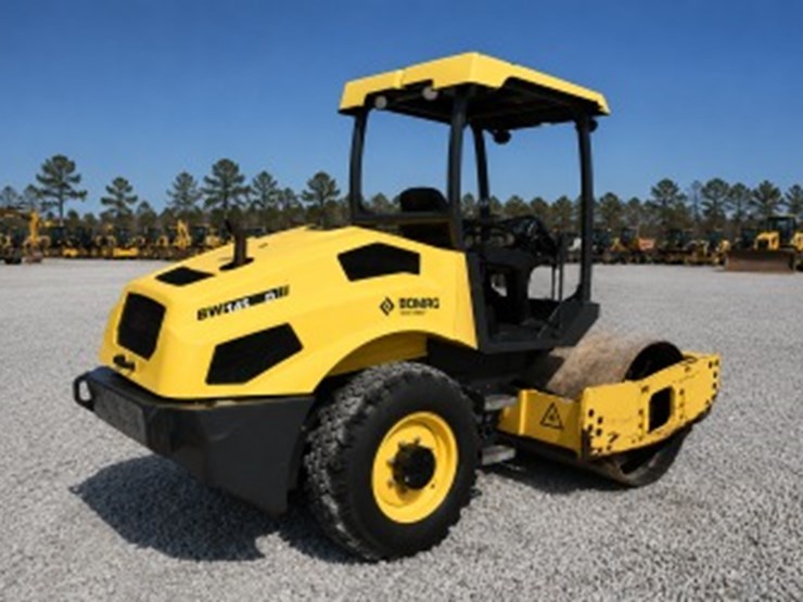2017-bomag-bw145d-5-image-2