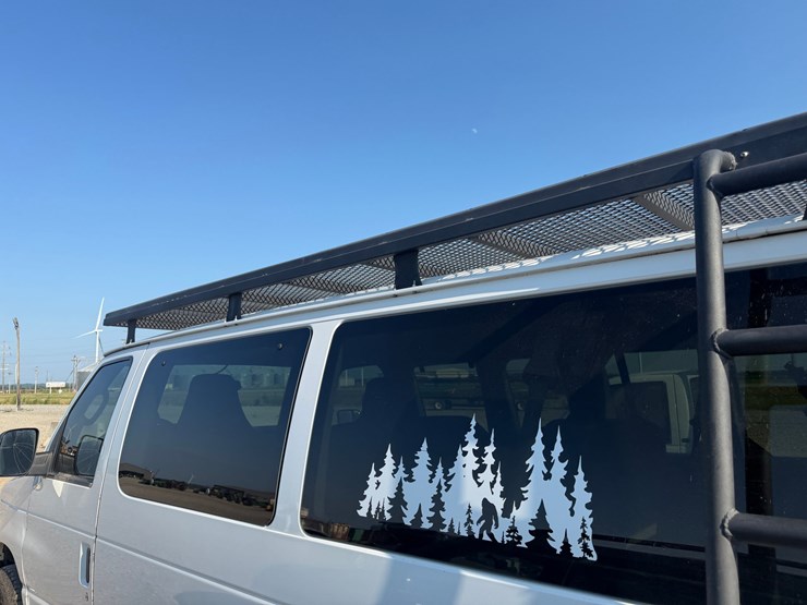 2013-ford-e350-image-23