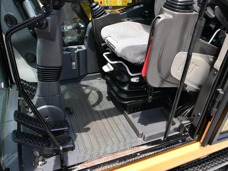 2019-caterpillar-m322f-image-28