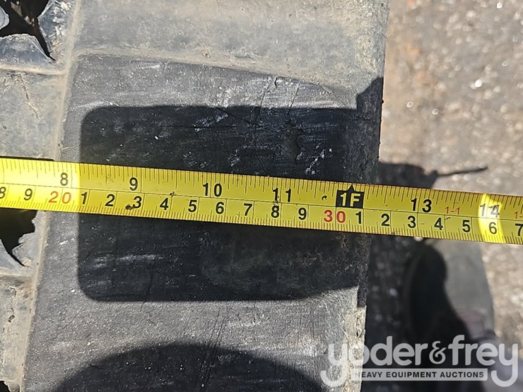 2019-deere-317g-image-14