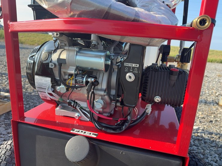 #47177-•-unused-magnum-4000-hot-water-pressure-washer-262575-inv#47177-image-14