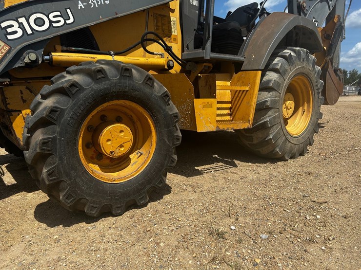 #39312-•-john-deere-310sj-backhoe-image-11