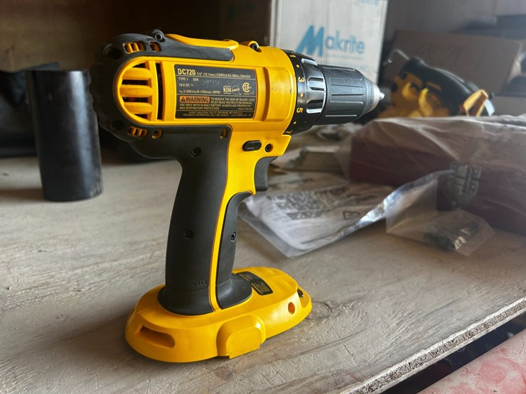 #39129-•-dewalt-cordless-drill-kit-with-case-image-7