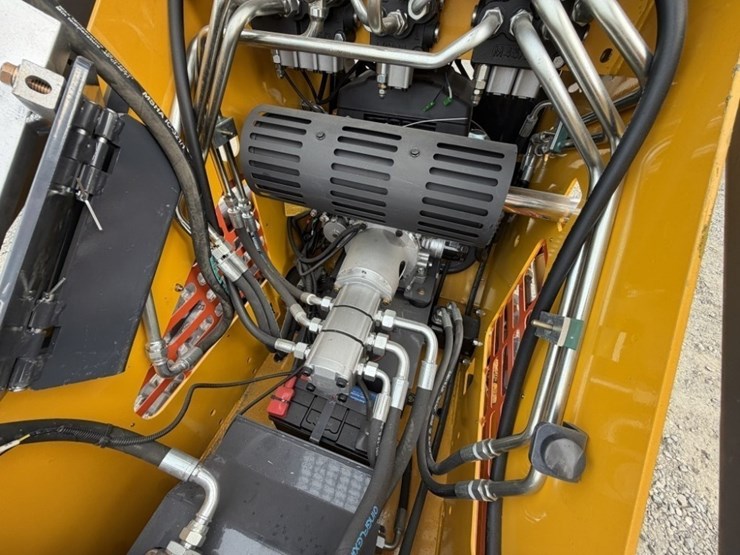 2026-machpro-mp-s380-mini-compact-track-loader-image-22