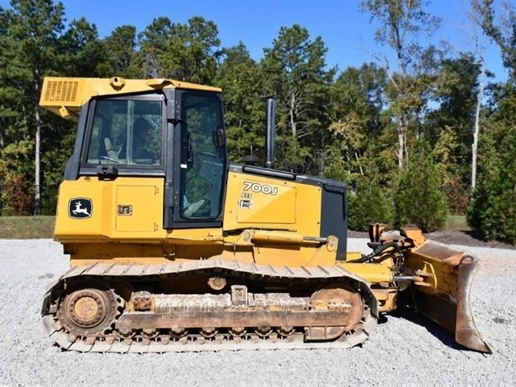 2008-deere-700j-xlt-image-9