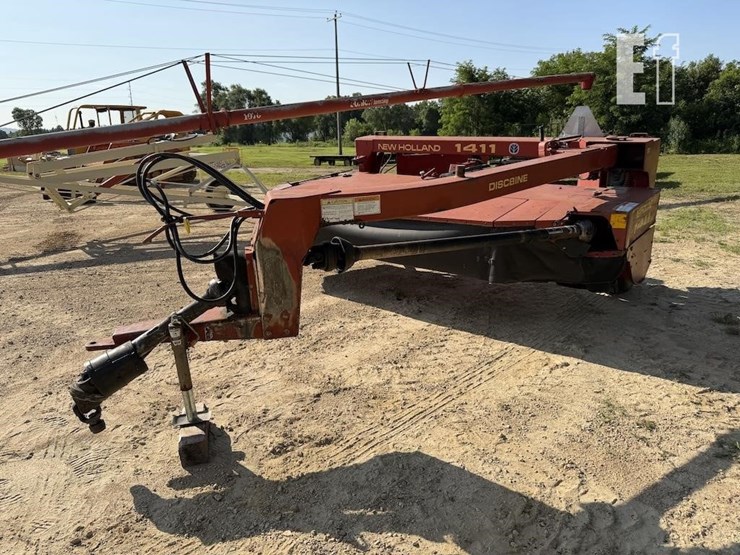new-holland-1411-image-3