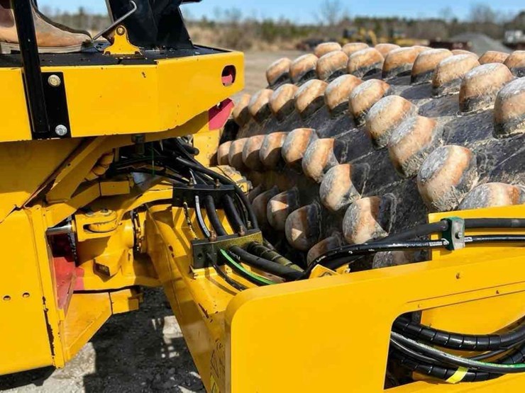 2008-caterpillar-cp56-image-10
