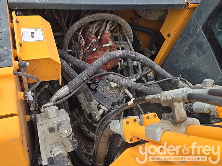hyundai-hx260l-image-30