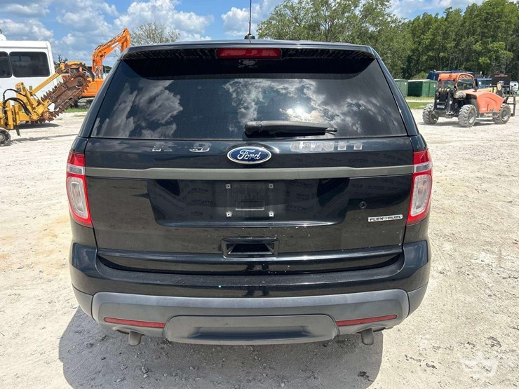 2013-ford-explorer-image-24