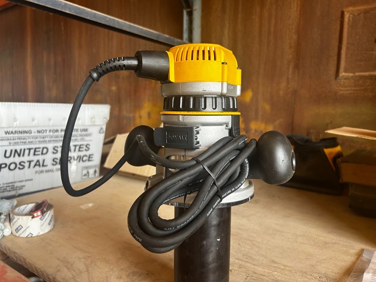 #39131-•-dewalt-router-image-6