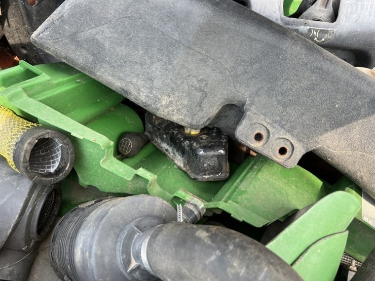 john-deere-gator-image-15
