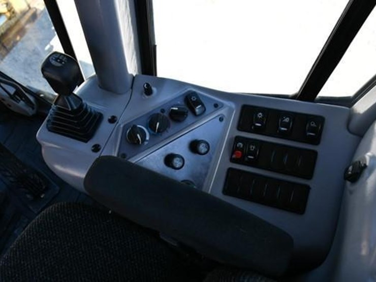 2008-volvo-g940-image-25