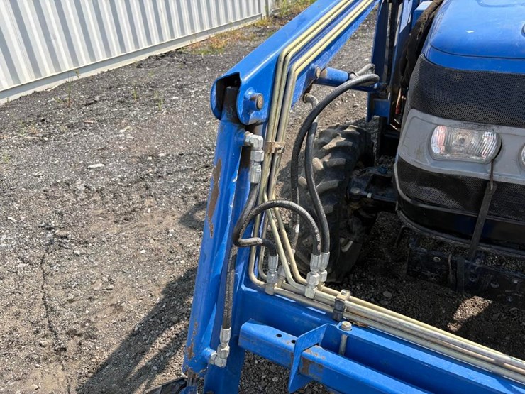 new-holland-110tl-image-7