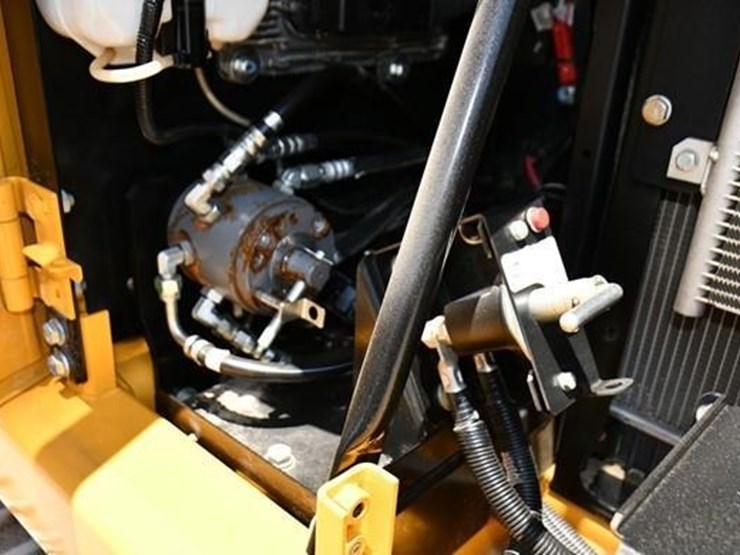 2019-deere-160g-lc-image-12