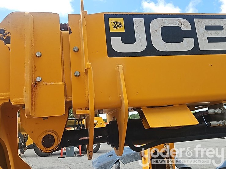 2015-jcb-507-42-image-22