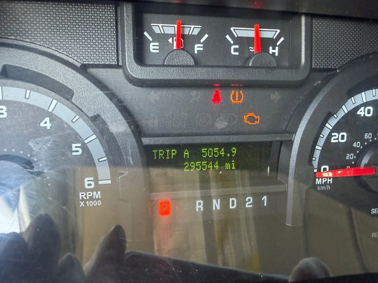2013-ford-e350-image-89