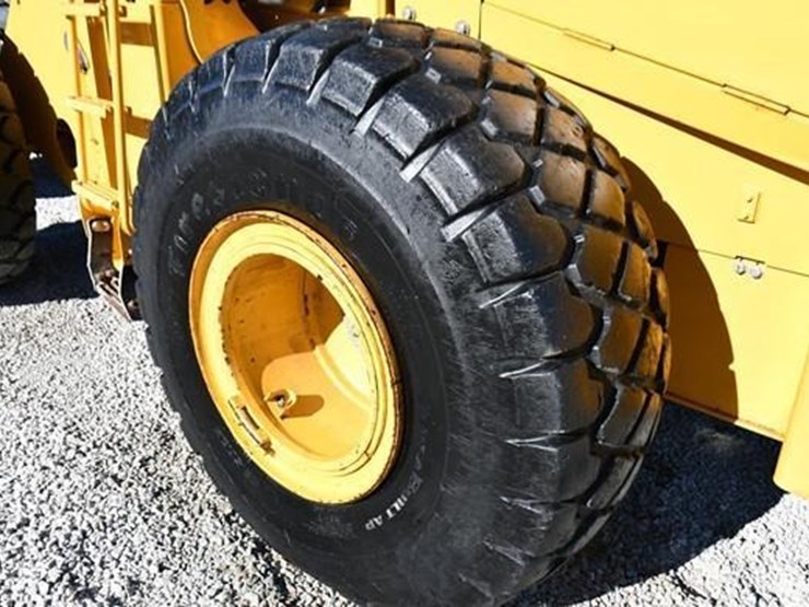 2017-deere-644k-image-18