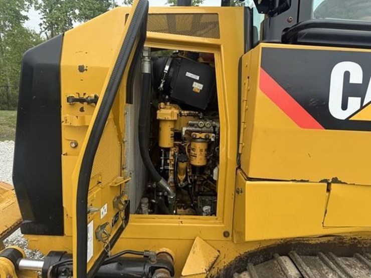 2017-caterpillar-953d-image-19