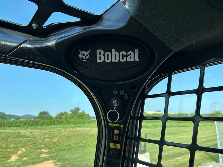 2023-bobcat-s650v2-skid-steer-loader-image-25