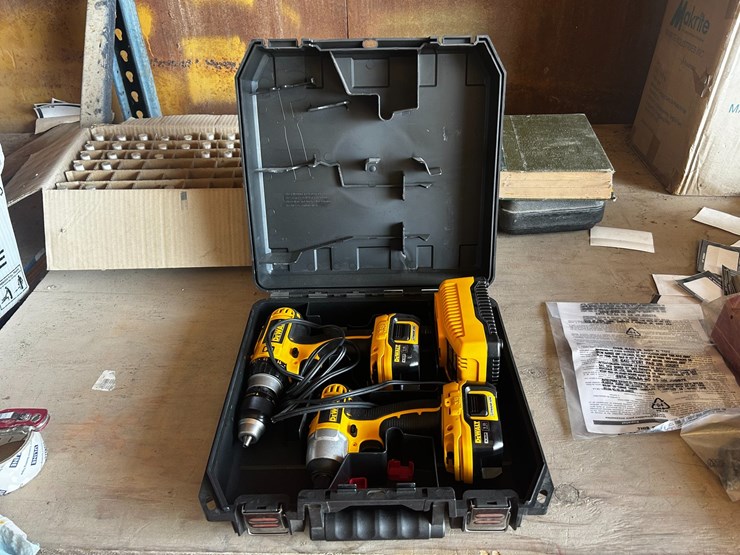 #39134-•-dewalt-cordless-hammer-drill/driver-kit-image-4