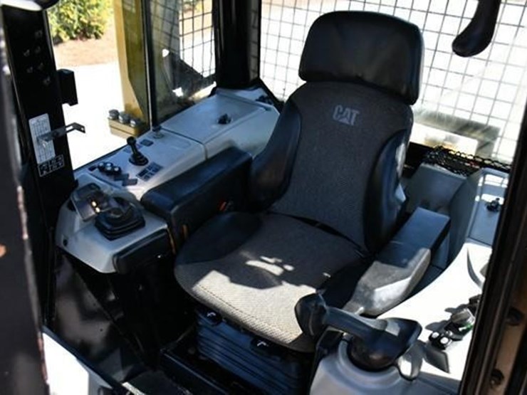 2019-caterpillar-d6n-lgp-image-15