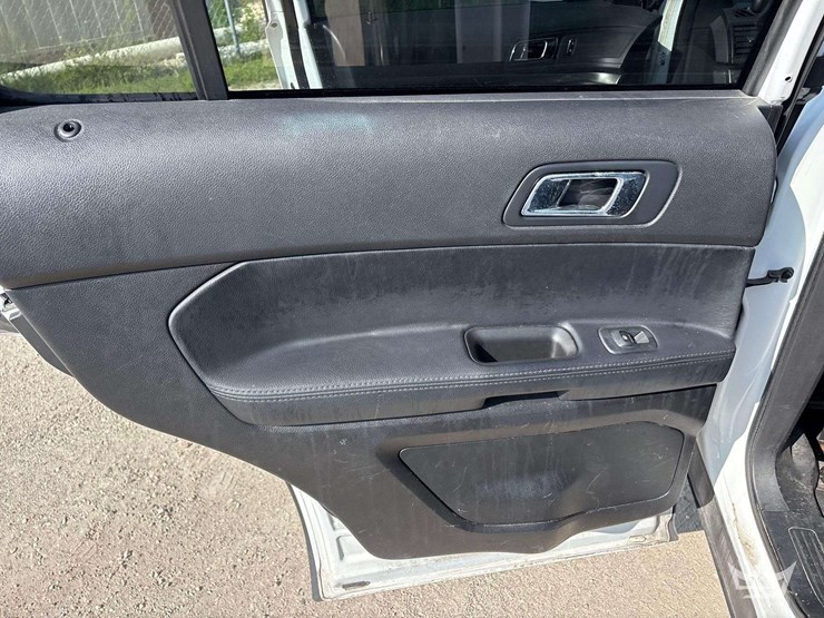 2016-ford-explorer-image-20