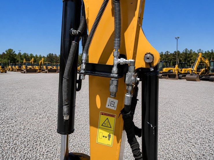 2022-caterpillar-304-image-4