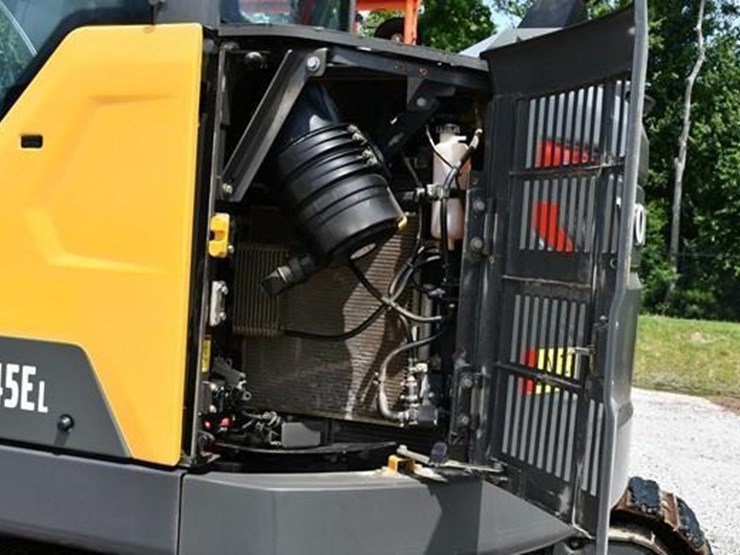 2021-volvo-ecr145el-image-14