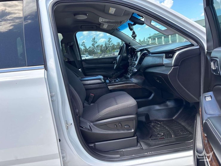 2019-chevrolet-tahoe-image-24